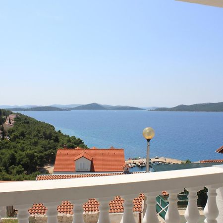 Apartments Toni Na Moru Drage Exterior photo